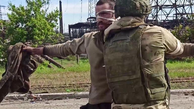 Azovstaldan toplama kampına... Teslim olan Ukraynalı askerlerin akıbeti bilinmiyor