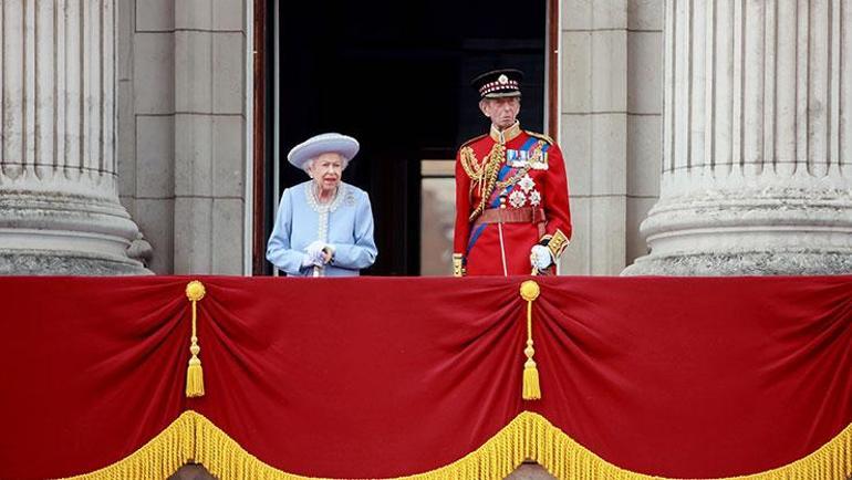 Kraliçe II. Elizabeth, Şükran Günü ayinine katılmayacak