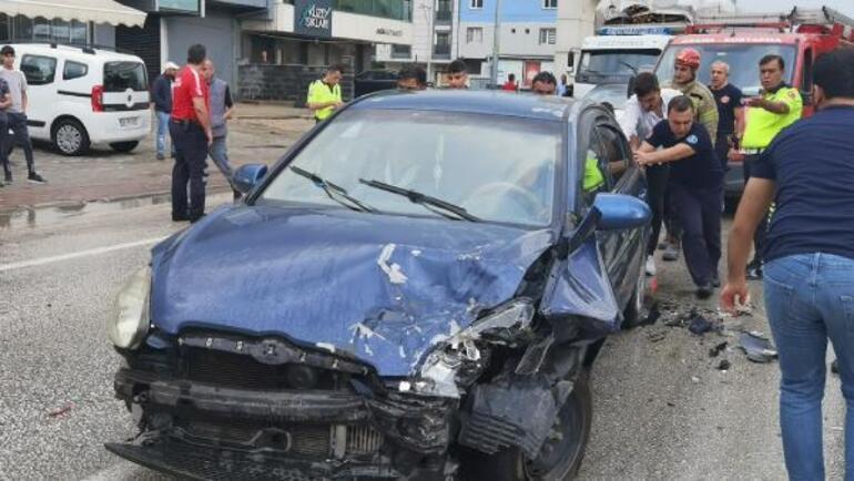 Bursada zincirleme kaza: 2si çocuk 8 yaralı