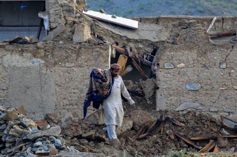 Afganistandaki yıkım görüntülendi... 15 milyon dolar yardıma ihtiyaç var