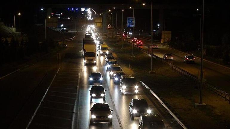 Trafik durma noktasına geldi Kilit kavşak Kırıkkalede bayram yoğunluğu