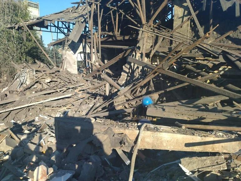 Rusya Donetsk’te kasabayı vurdu: 6 ölü