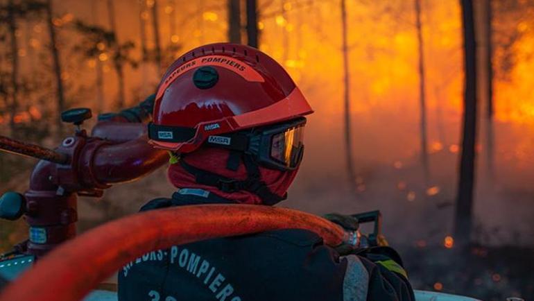 Fransadaki orman yangınlarında 19 bin 300 hektar alan kül oldu