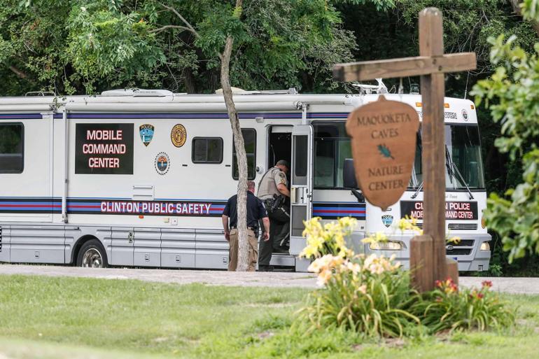 Kamp yapan aileyi katledip kendini öldürdü