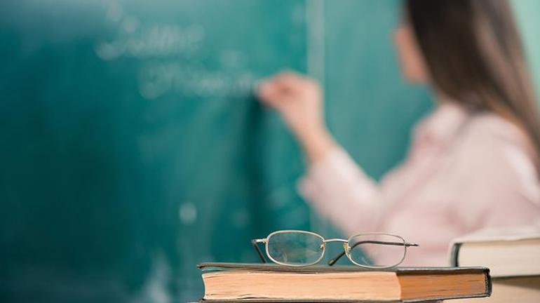 Ek ders ücreti ne kadar oldu Temmuz 2022 ücretli öğretmen 1 saat ek ders ücretleri Resmi Gazete’de yayımlandı