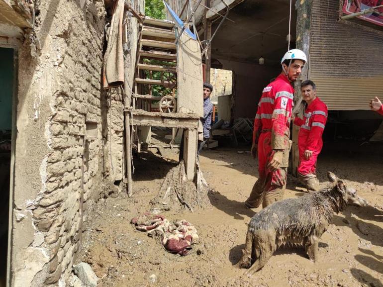 İran’daki sel felaketinde can kaybı 6’ya yükseldi