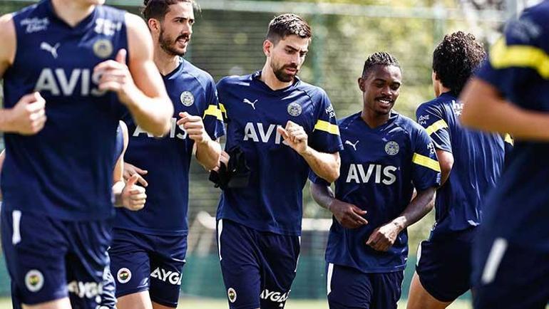Fenerbahçede Luan Peres ile Gustavo Henrique takımla birlikte ilk idmanına çıktı