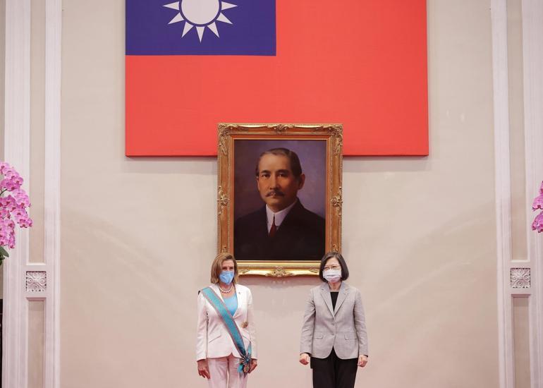 Tayvan liderinden Pelosiye şeref madalyası