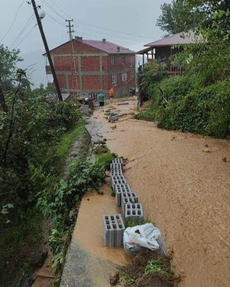 Şiddetli yağış Giresun’da sel ve heyelana neden oldu