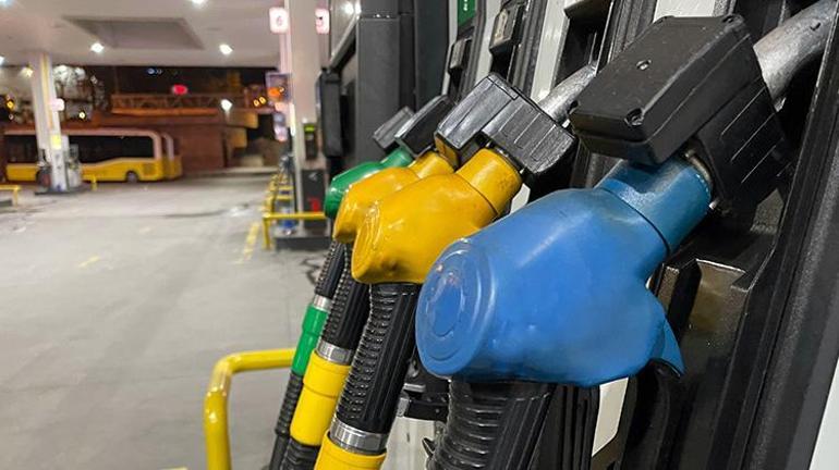 Benzin, motorin, akaryakıt fiyatları 13 Ağustos 2022 Zamlı benzin fiyatları ne kadar (İstanbul, İzmir, Ankara)