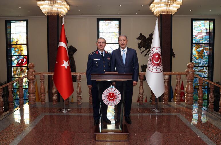 Bakan Akar, Deniz Kuvvetleri Komutanı Özbal ve Hava Kuvvetleri Komutanı Küçükakyüzü kabul etti