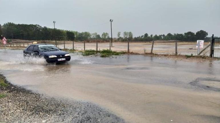 Meteorolojinin uyarısı sonrası sağanak etkili oldu