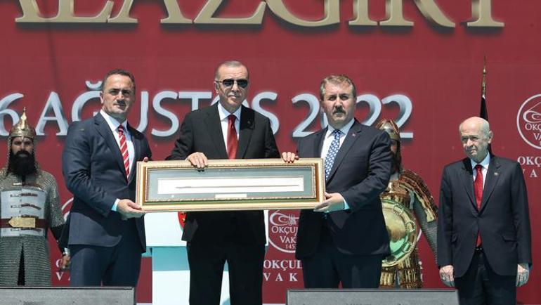 Cumhurbaşkanı Erdoğan, Malazgirtin 951. yıl dönümünde konuştu: Özgürlüğümüzü hedef alan kimseyi affetmeyiz