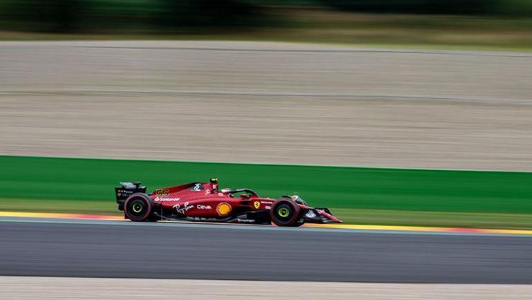 Belçika’da pole pozisyonu Carlos Sainz’ın