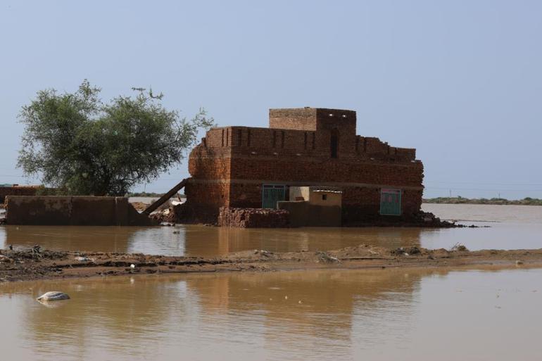 Sudanda sel felaketi Can kaybı giderek artıyor