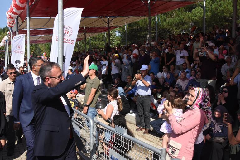 Bakan Kasapoğlu: 30 Ağustos ile bir memleket küllerinden doğmuştur