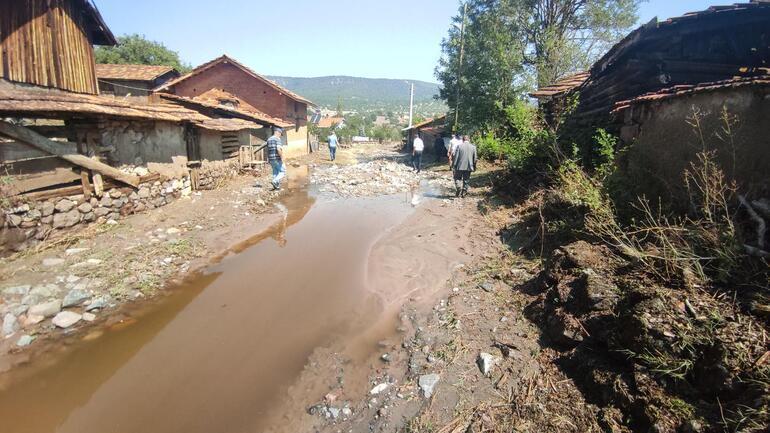 Kütahyada sağanak 7 köyde su baskını yaşandı