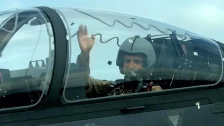 Selçuk Bayraktar, ikinci pilot koltuğuna geçti Tarihte ilk kez diyerek duyurdu