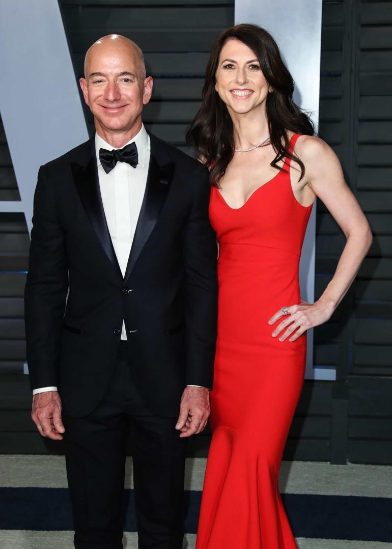 Jeff Bezosnun eski eşi, 55 milyon dolarlık malikaneyi bağışladı