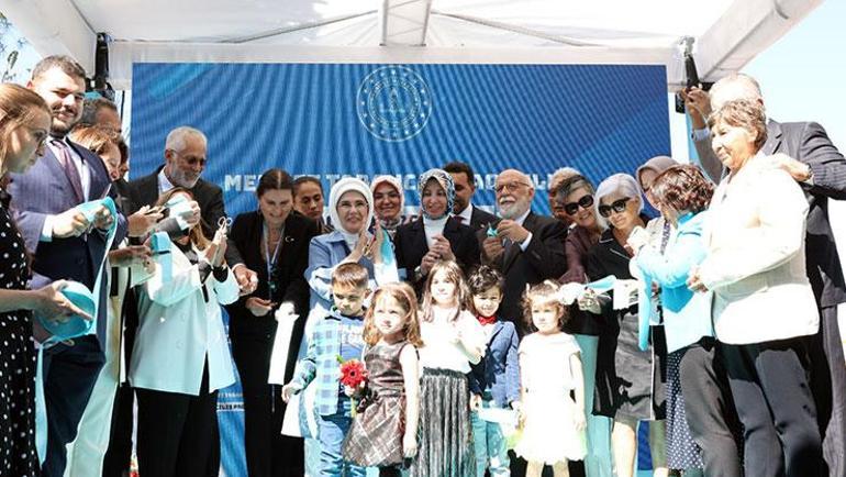 Emine Erdoğan Sarıyerdeki Mehmet Tabanca Anaokulu açılışına katıldı
