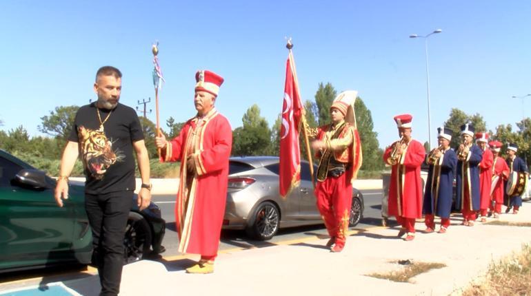 Mühürlenen hayvanat bahçesine mehterli açılış