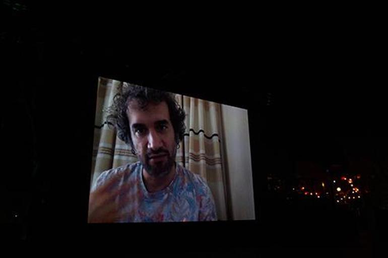 Ayvalık Uluslararası Film Festivali başladı Açılış töreninde Yeni Bir.. Ödülü Ela ile Hilmi ve Ali filmiyle yönetmen Ziya Demirele verildi