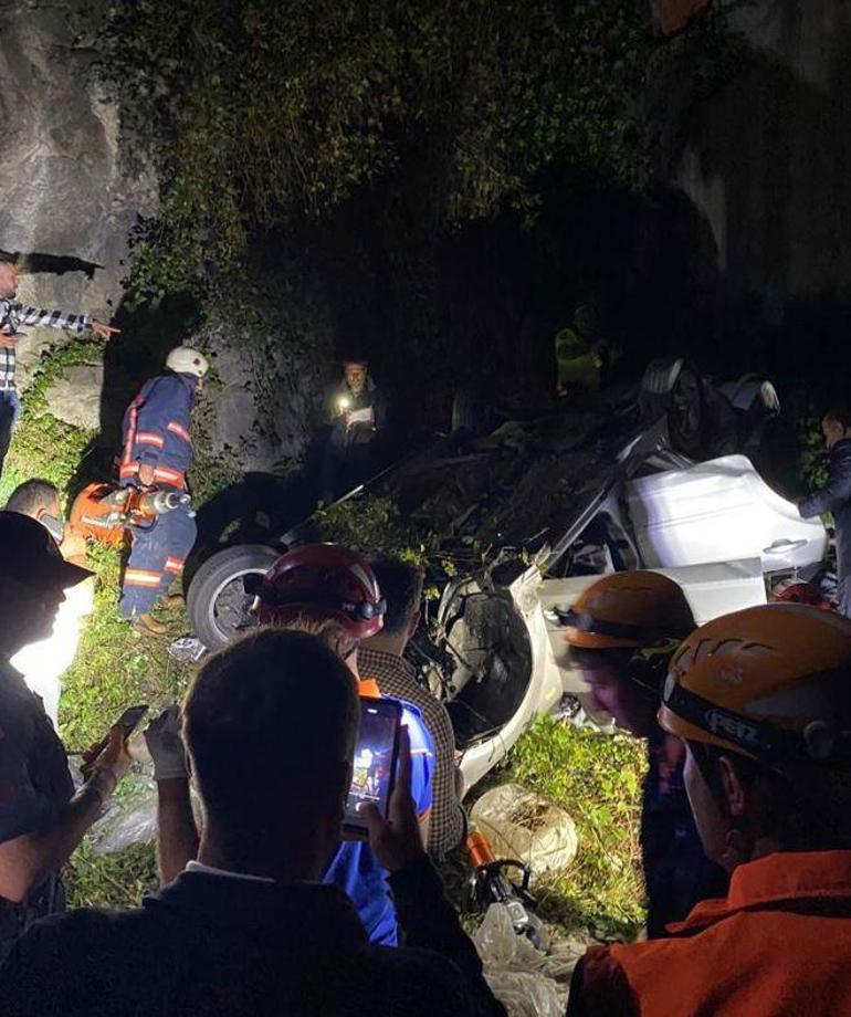 Trabzonda feci kaza Bir aile yok oldu: 4 ölü