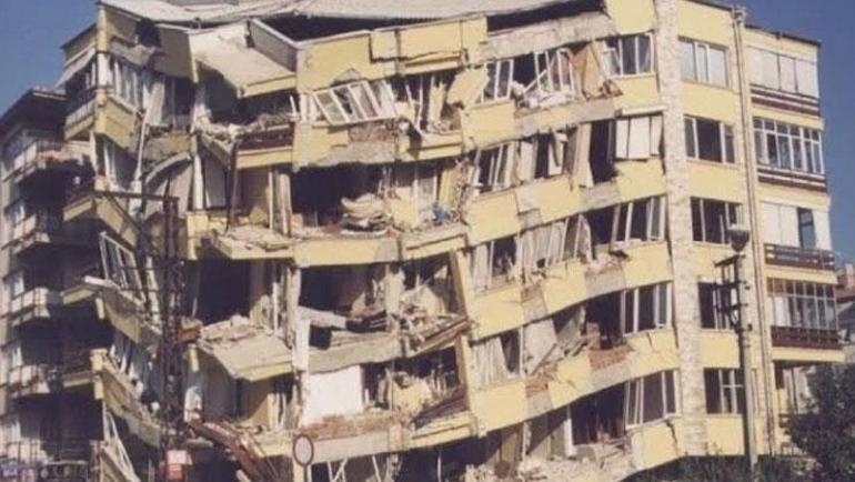 17 Ağustos öncesi en korkutan depremdi Dinar depreminin üzerinden 27 yıl geçti