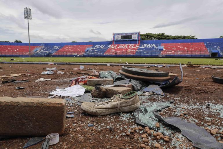Endonezyadaki futbol faciasında ölenlerin 32si çocuk