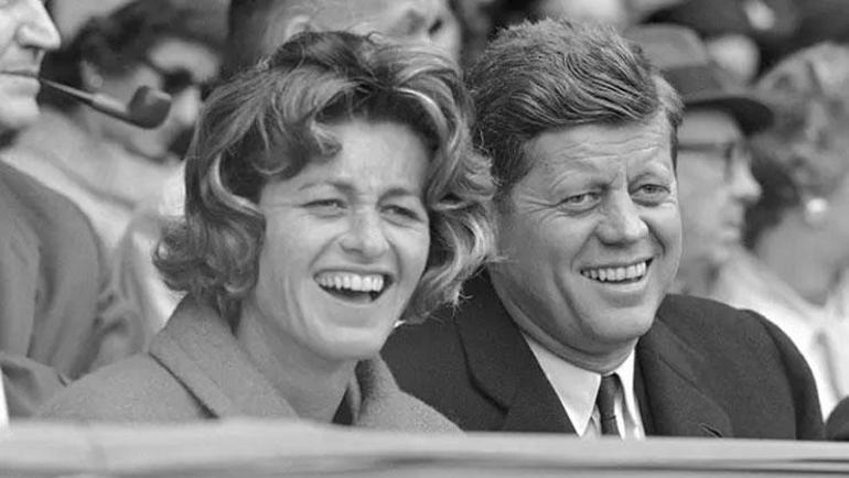 Kennedylerin karanlık yüzü Babası utancından 63 yıl gizledi