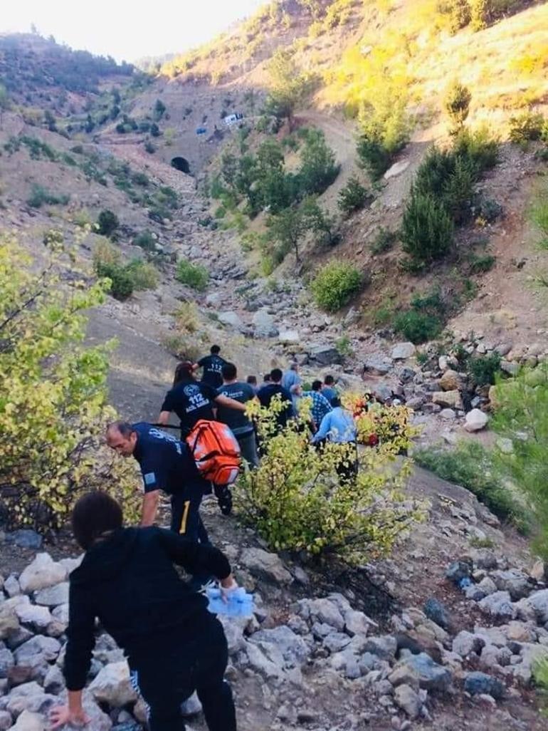 Korkunç kaza Uçuruma yuvarlandı, olay yerinde can verdi