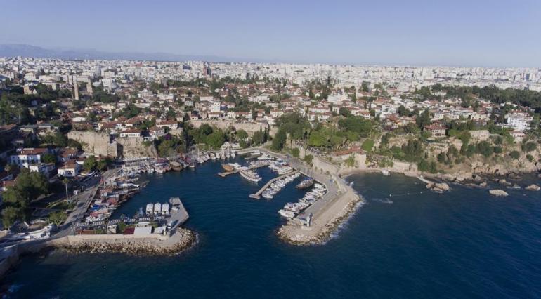 Antalyadaki tarihi kent merkezi Kaleiçi hikayelerini anlatıyor