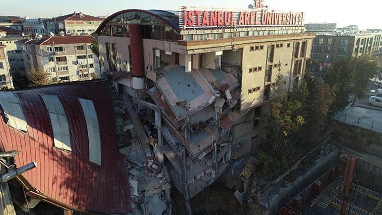 Küçükçekmecede üniversite binasındaki hasar drone ile görüntülendi
