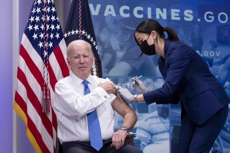 ABD Başkanı Biden, 5. koronavirüs aşısını canlı yayında yaptırdı