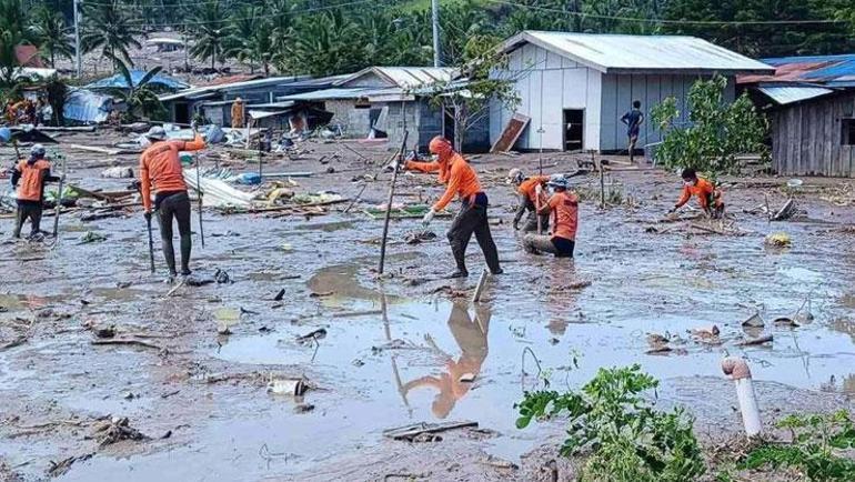 Filipinlerde Nalgae bilançosu ağırlaşıyor: 98 ölü, 69 yaralı