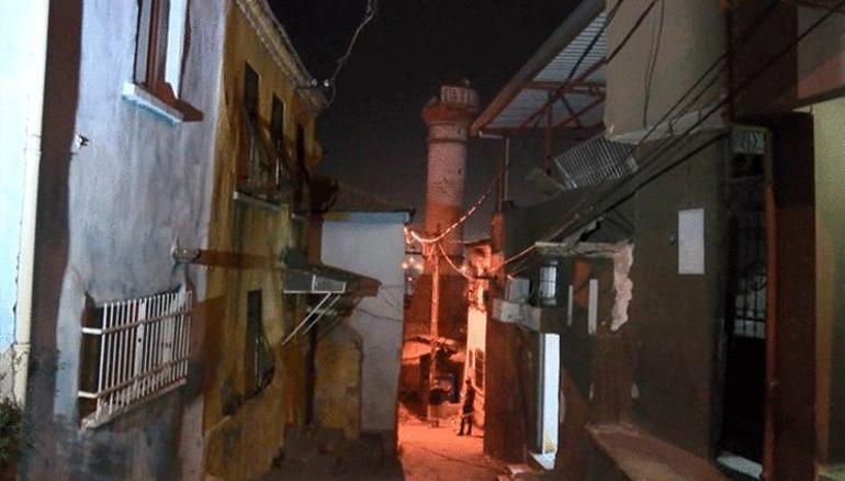 İzmir’deki deprem kaç şiddetinde nerede oldu Ölü ve yaralı var mı 4 Kasım İzmir depremi son durum