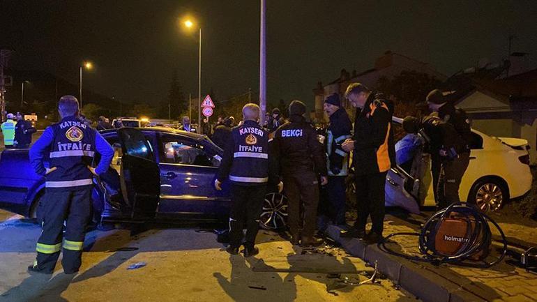 Kayseride korkunç kaza Kafa kafaya çarpıştılar: 2 ölü, 6 yaralı