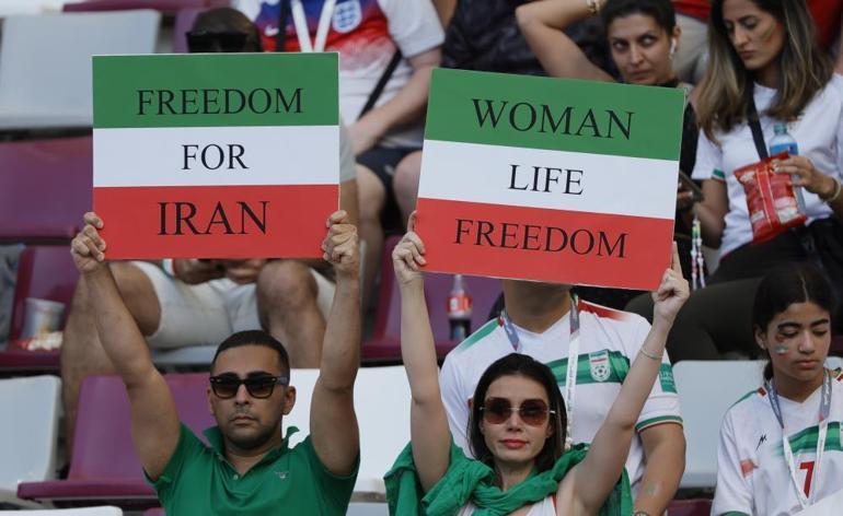 İran Milli Futbol Takımı, İngiltere maçı öncesi milli marşı söylemedi