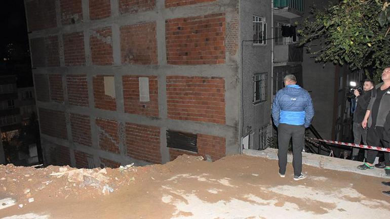 Şişli’de inşaatın istinat duvarı yıkıldı, sokağın yarısı elektriksiz kaldı