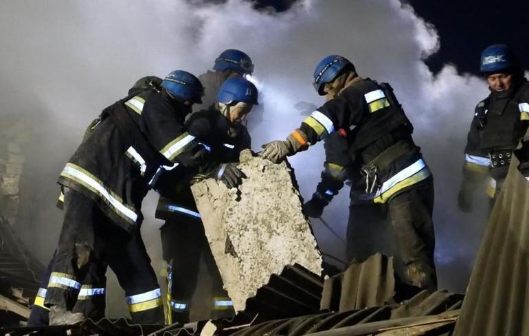 Rusya, Ukrayna’da hastaneyi vurdu: 1 bebek hayatını kaybetti