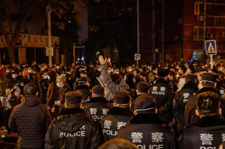 Çinde sıfır vaka protestosu: Halk sokağa indi, Xi’nin istifasını istediler