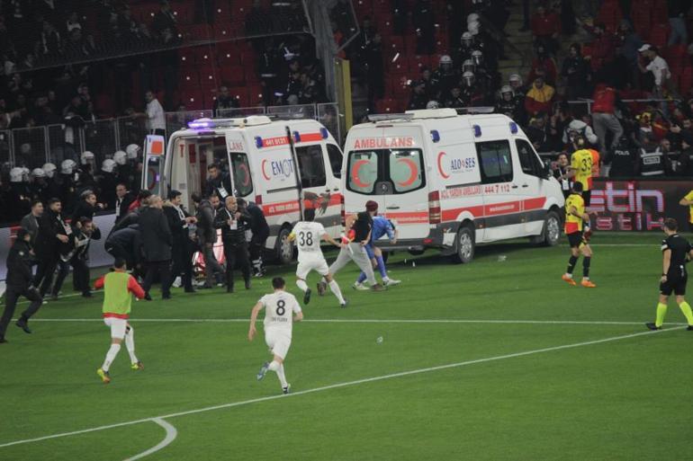 Göztepe - Altay maçında olaylar çıktı 13 kişi gözetim altına alındı