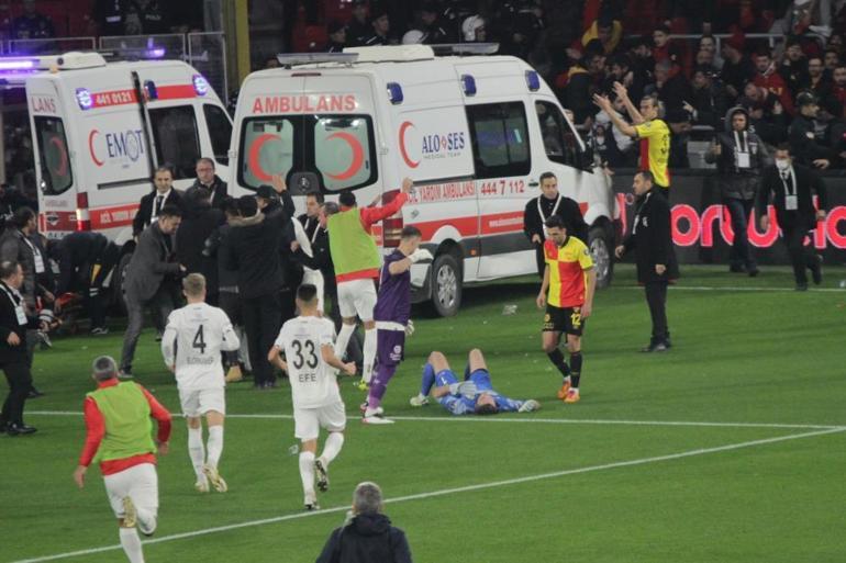 İzmirdeki maçta skandal Stadyuma sis ve işaret fişeğini böyle sokmuşlar