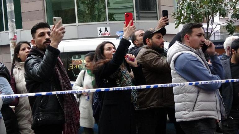 Taksim’de şüpheli valiz paniği Meraklı gözlerle izlediler