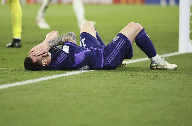 Messi, Polonya maçında penaltı kaçırdı