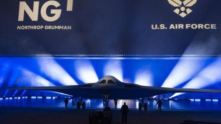 ABD yeni nesil bombardıman uçağını tanıttı İşte B-21 Raider...