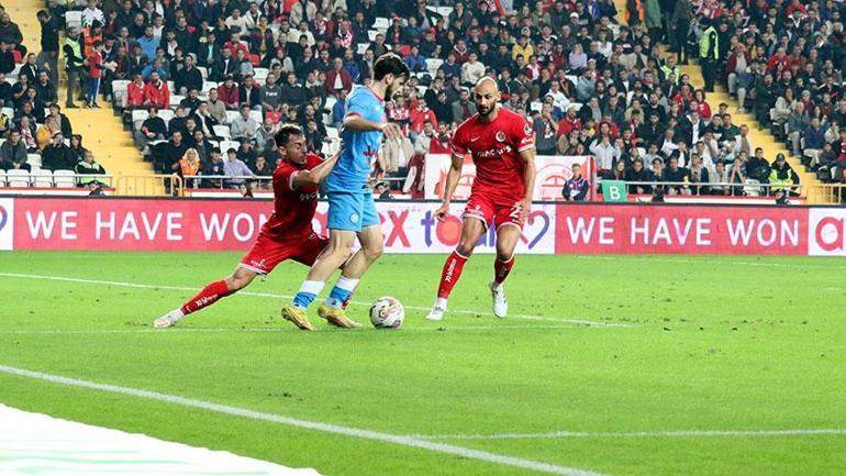 Antalyaspor, hazırlık maçında Napoliye 3-2 yenildi