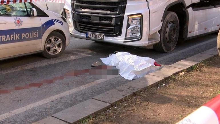 İstanbulda korkunç kaza Yaşlı kadın tırın altında can verdi