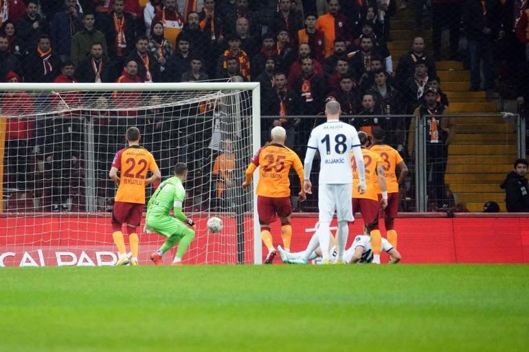 Galatasaray, 3 puanı 2 golle kazandı
