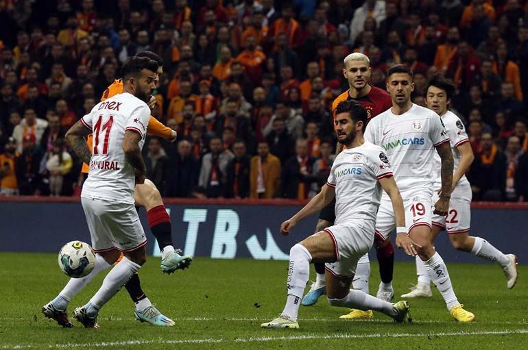 Lider Galatasaray, Antalyasporu sahasında 2-1 mağlup etti